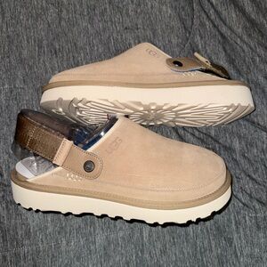 UGG Men's Tan Goldcoast Clogs